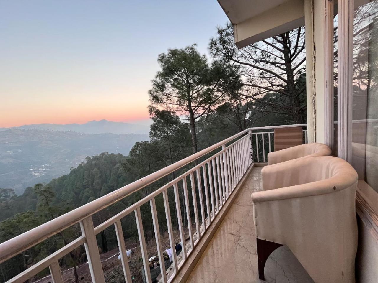 Hotel Tribe View - Away From City Hustle !! Top Rated & Most Awarded Property !! A Peaceful Stay 卡绍利 外观 照片