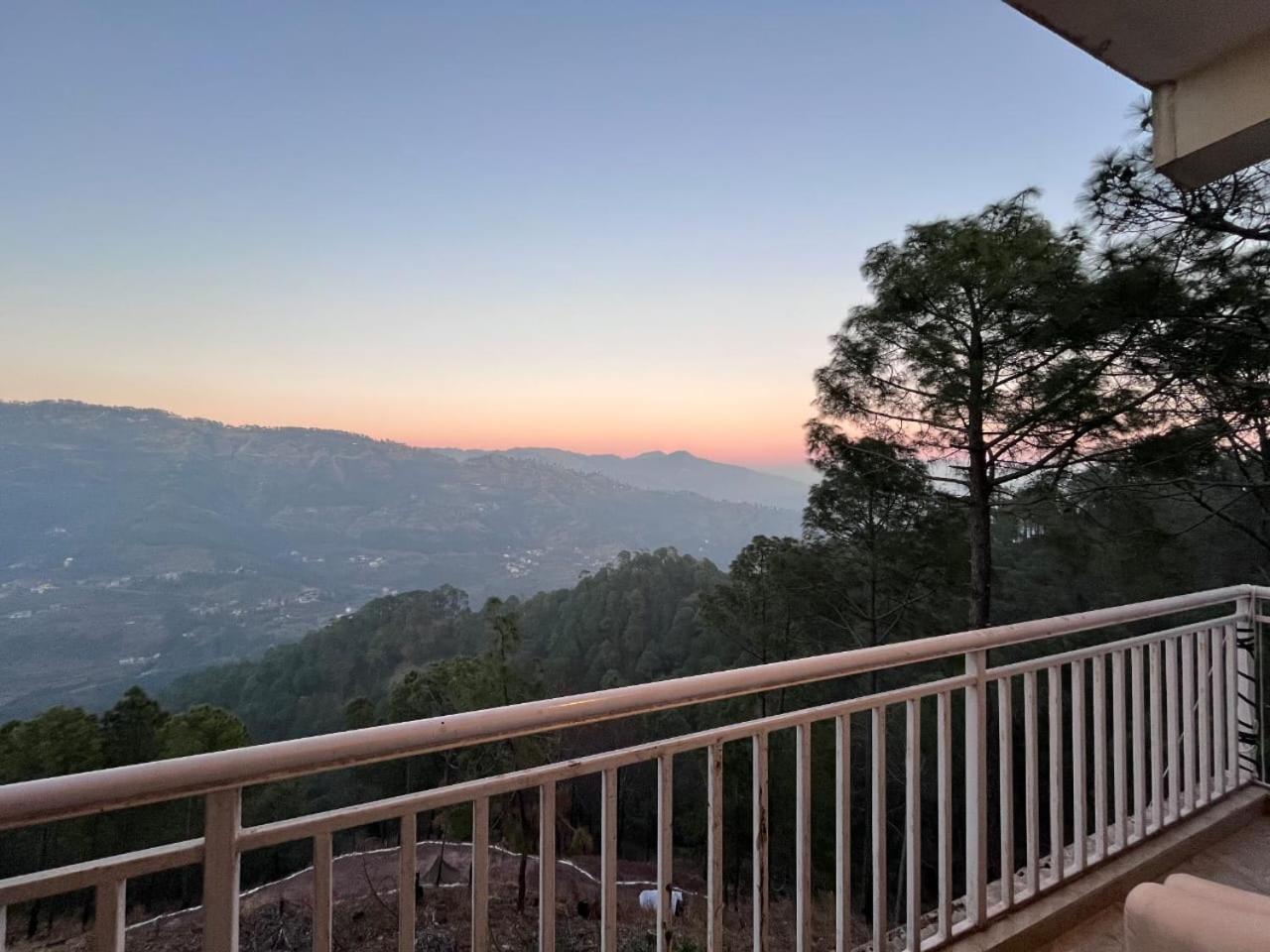 Hotel Tribe View - Away From City Hustle !! Top Rated & Most Awarded Property !! A Peaceful Stay 卡绍利 外观 照片